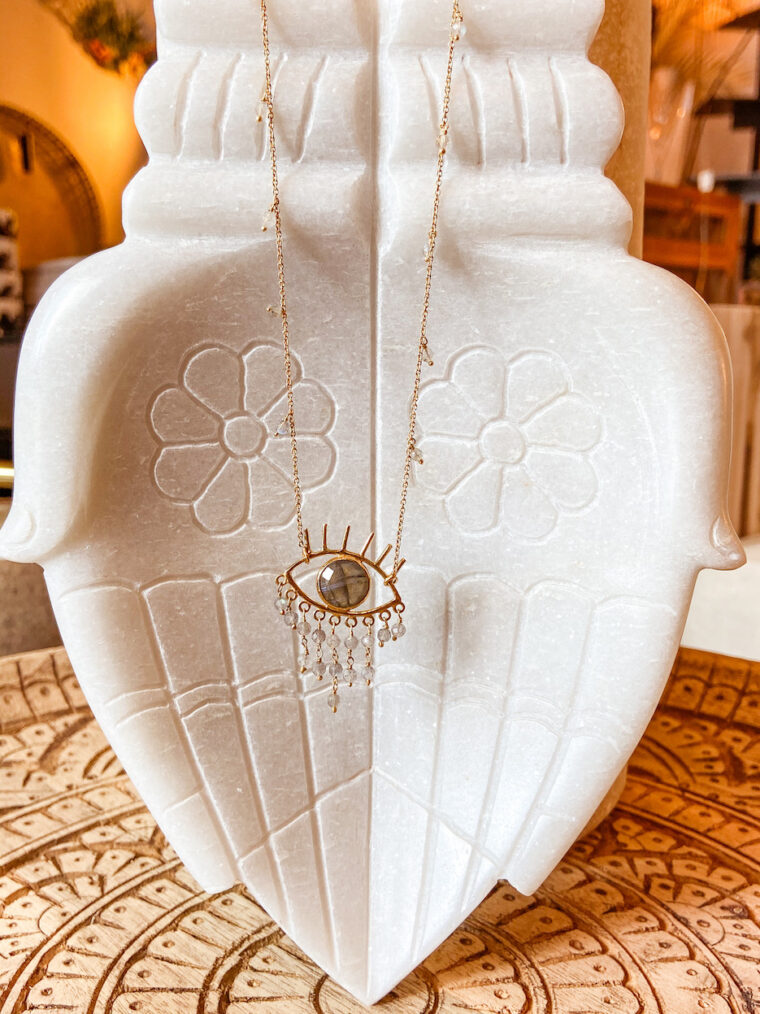 collier oeil