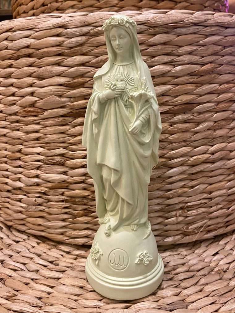 vierge aux fleurs