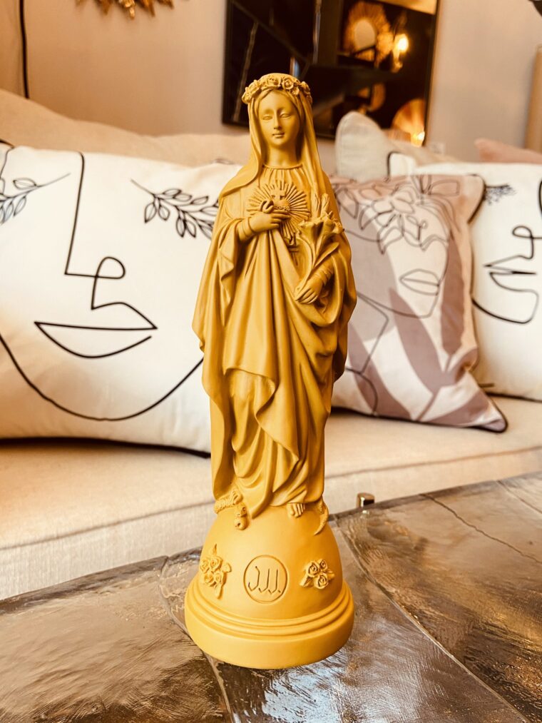 Statuette Marie aux fleurs 