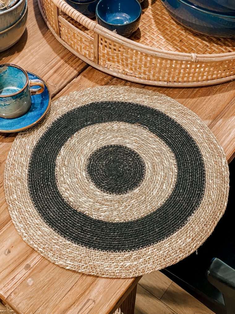 Set de table ne jonc de mer noir et naturel D38 cm