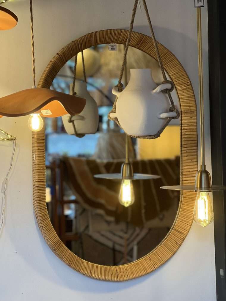 Miroir oval en rotin 40 x 12 x H68 cm