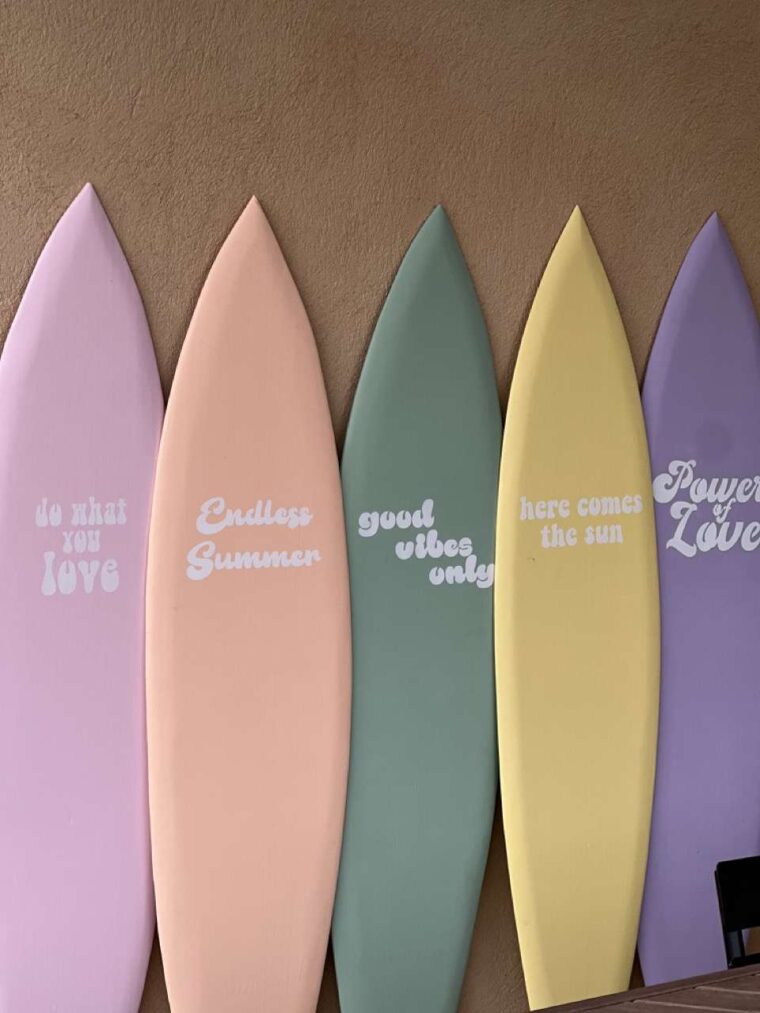 planche de surf décorative pastel