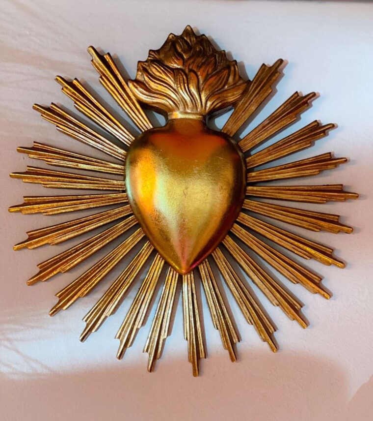 ex voto doré emde résine or décoration murale aix en provence