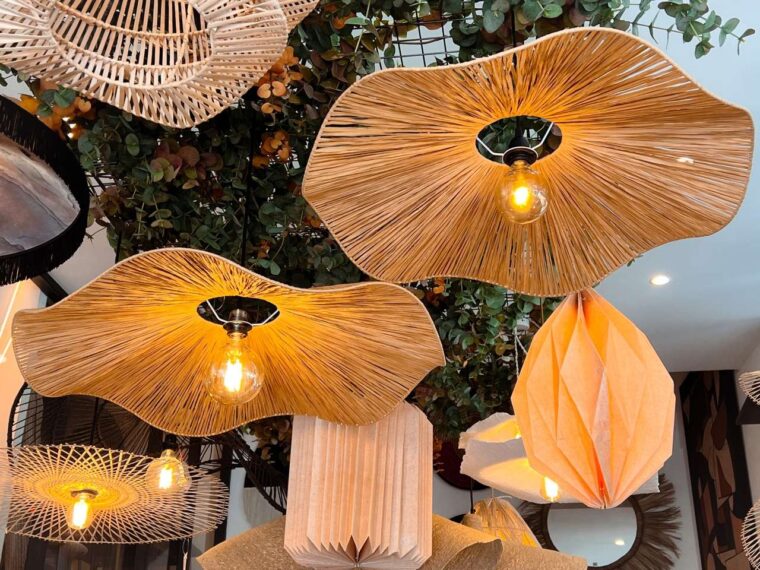 suspension luminaire abat jour rafia naturel décoration boutique Aix en Provence bouc bel air