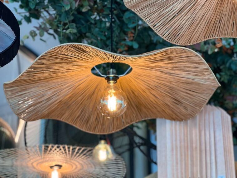 suspension luminaire abat jour rafia naturel décoration boutique Aix en Provence bouc bel air