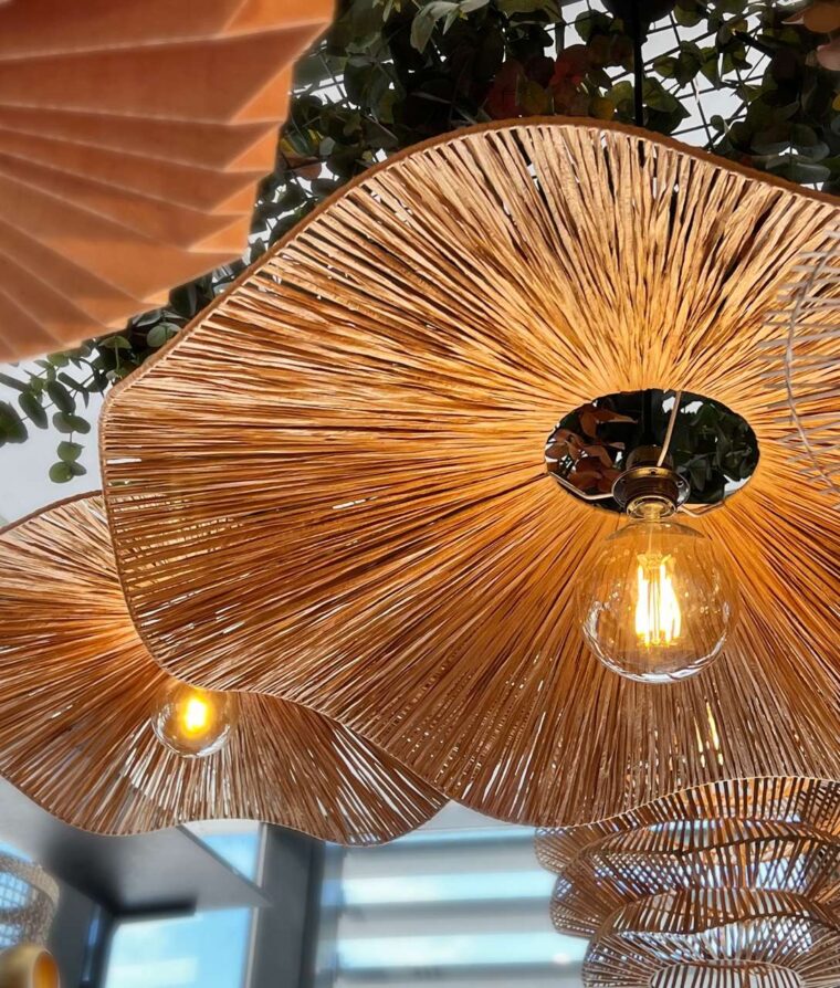 suspension luminaire abat jour rafia naturel décoration boutique Aix en Provence bouc bel air