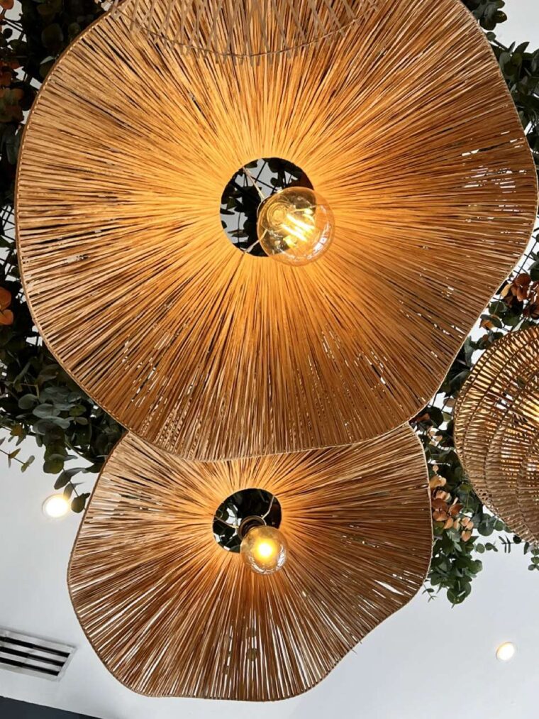 suspension luminaire abat jour rafia naturel décoration boutique Aix en Provence bouc bel air