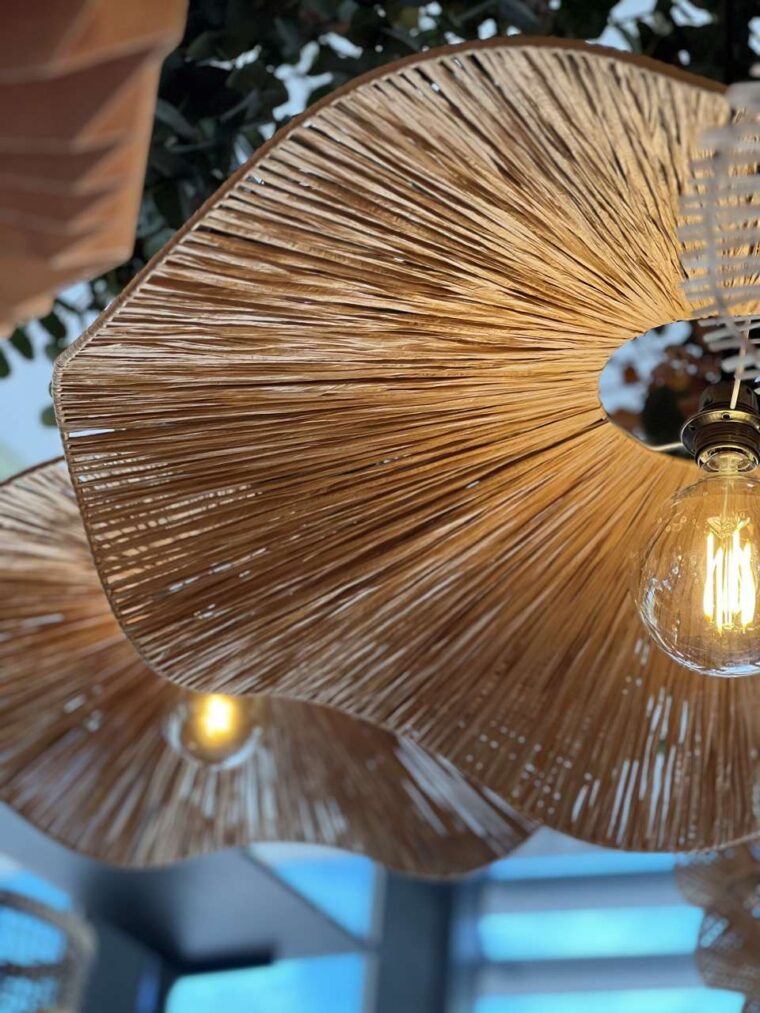 suspension luminaire abat jour rafia naturel décoration boutique Aix en Provence bouc bel air