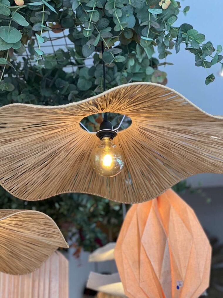 suspension luminaire abat jour rafia naturel décoration boutique Aix en Provence bouc bel air