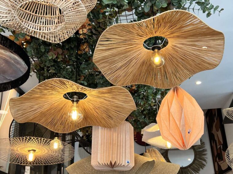 suspension luminaire abat jour rafia naturel décoration boutique Aix en Provence bouc bel air