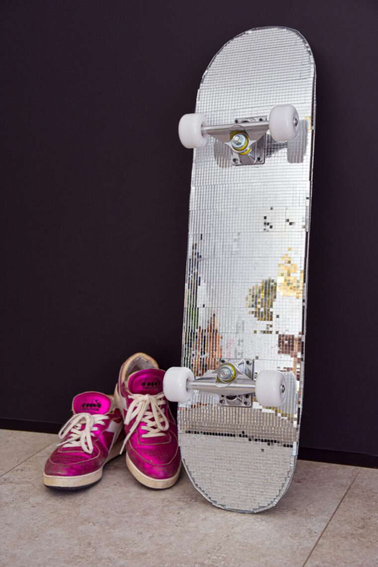 planche skateboard a facette disco skate decoration