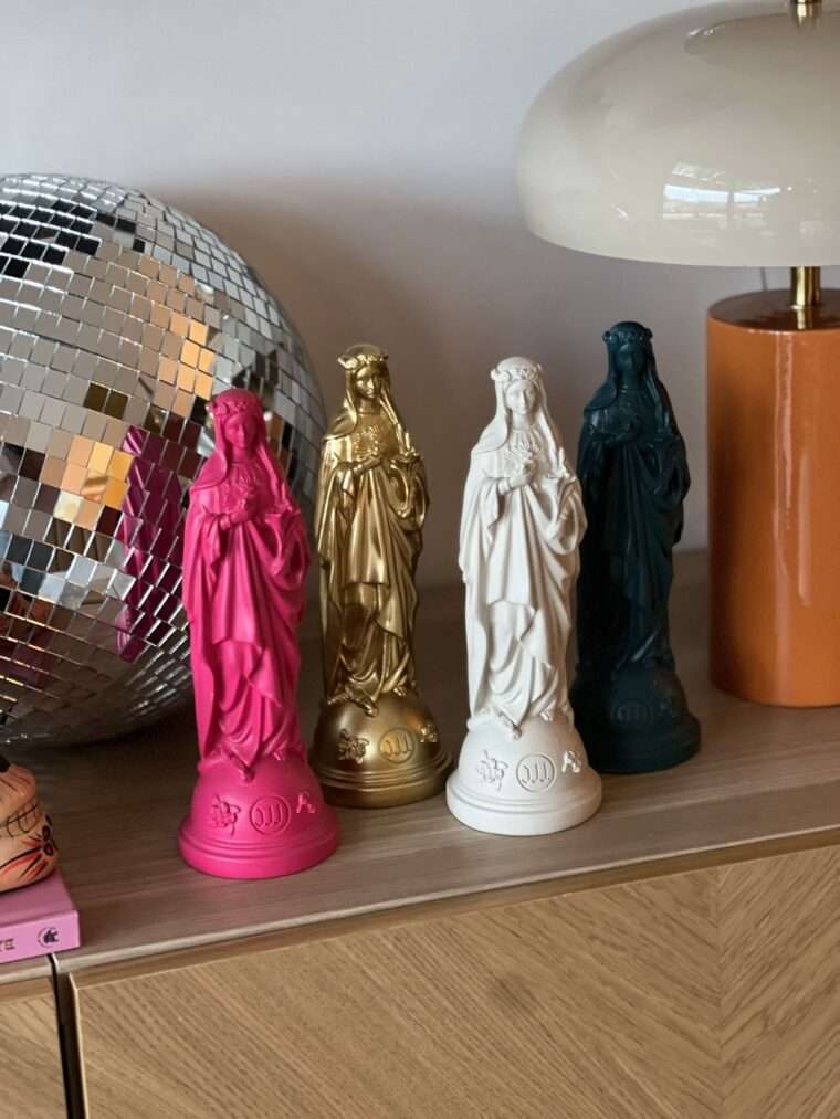 STATUETTES LA VIERGE MARIE AUX FLEURS