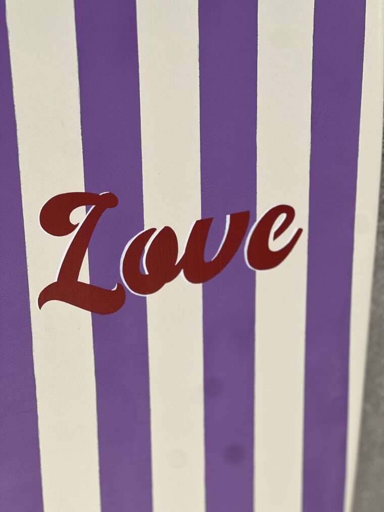Planche rayures Violet "Love" – Image 2
