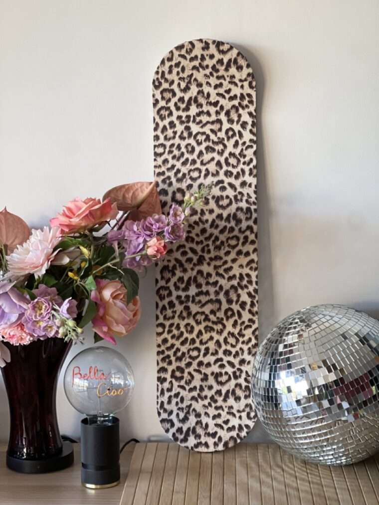 planche skate skateboard deco peinture leopard décoration murale